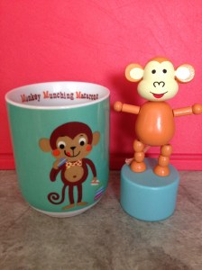 2015-0905-01 Monkey munching macaroons