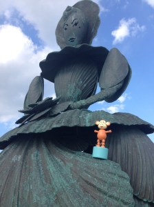 2015-0920-05 Shell lady