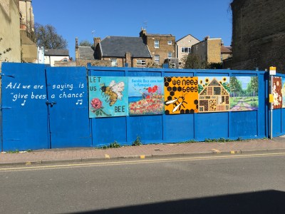 2016-0412-08 Bee street art.jpg