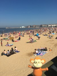 2016-0508-01 Busy beach.jpg