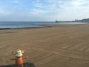 2016-0916-01 Empty beach.jpg