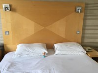 2016-0926-03 Hotel bed.jpg