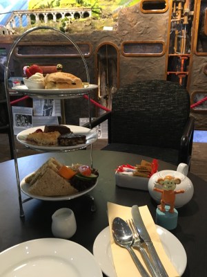 2016-0928-04 Afternoon tea.jpg