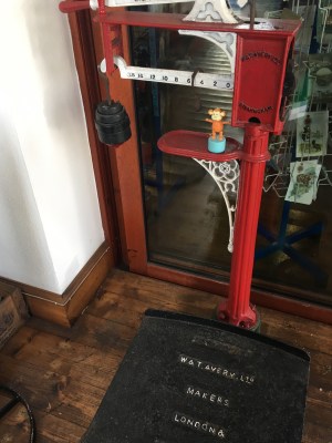 2016-0929-03 Weighing machine.jpg