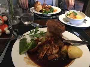 170903-05 Sunday lunch.jpg